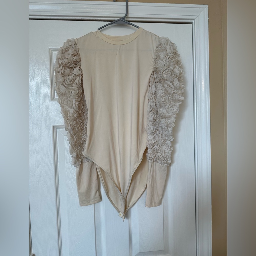 Floral sleeve bodysuit